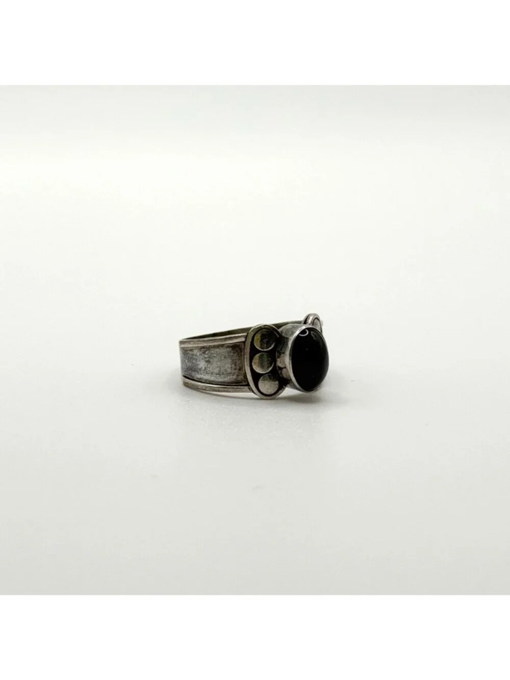 925 Sterling Silver Black Onyx Ring With Modernist Design